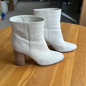 Vince white suede leather ankle boots size 38.5 / 8.5